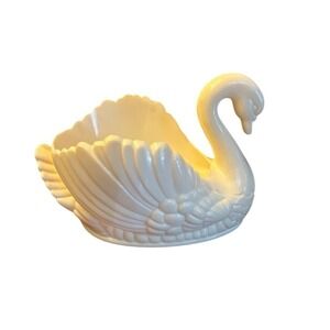 Regaline Cream‎ Swan Trinket Soap Dish Made in USA Vintage Kitsch Novelty Decor